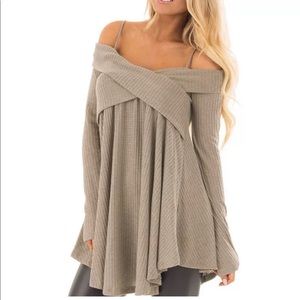 Women’s medium cold shoulder top